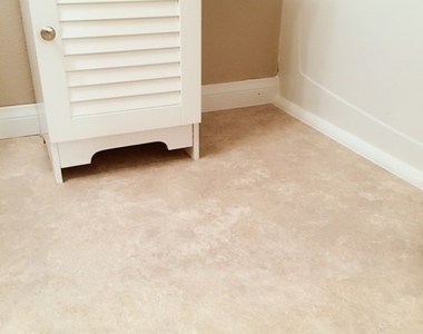 8000 Badura Avenue - Photo Thumbnail 14