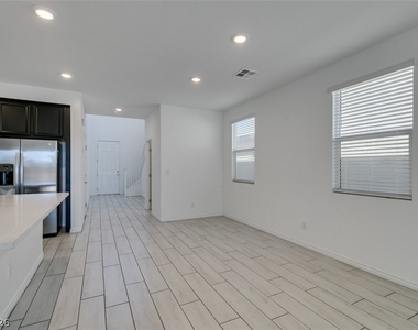 6858 Greensmen Avenue - Photo Thumbnail 17