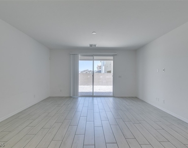 6858 Greensmen Avenue - Photo Thumbnail 10