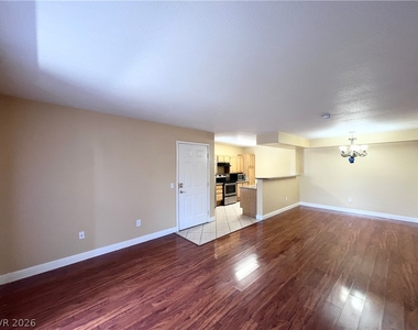 5055 W Hacienda Avenue - Photo Thumbnail 6