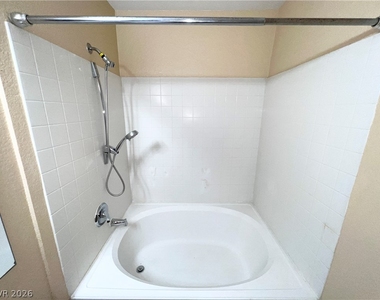 5055 W Hacienda Avenue - Photo Thumbnail 16