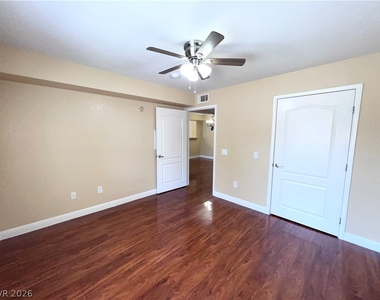 5055 W Hacienda Avenue - Photo Thumbnail 13