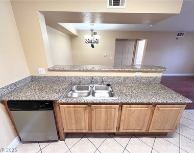 5055 W Hacienda Avenue - Photo Thumbnail 8