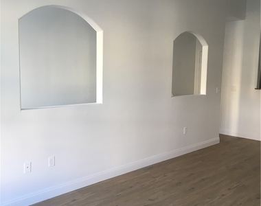 10001 Peace Way - Photo Thumbnail 2