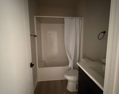 1341 E Arrowhead Street - Photo Thumbnail 9
