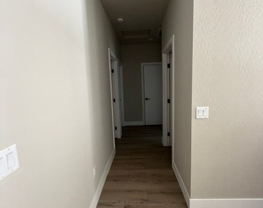 1341 E Arrowhead Street - Photo Thumbnail 8
