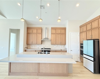 5021 Sandline Court - Photo Thumbnail 6