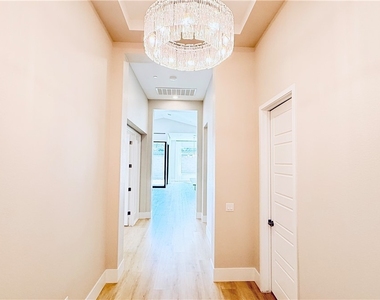 5021 Sandline Court - Photo Thumbnail 2
