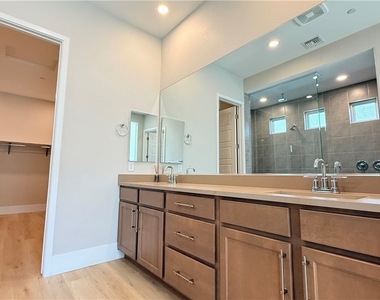 5021 Sandline Court - Photo Thumbnail 12