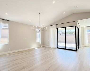 5021 Sandline Court - Photo Thumbnail 4