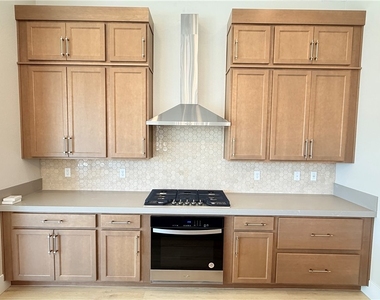 5021 Sandline Court - Photo Thumbnail 7
