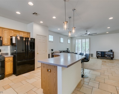 10925 Fog Hollow Court - Photo Thumbnail 8