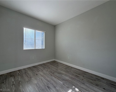 5250 S Rainbow Boulevard - Photo Thumbnail 8