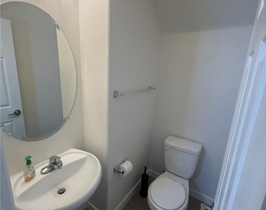 5241 Starter Avenue - Photo Thumbnail 6