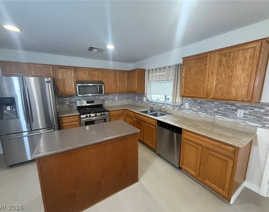 5241 Starter Avenue - Photo Thumbnail 4
