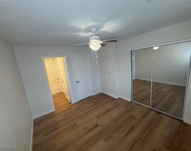 5241 Starter Avenue - Photo Thumbnail 13