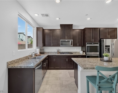 325 Breve Court - Photo Thumbnail 16