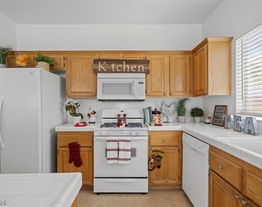 3213 Carbondale Street - Photo Thumbnail 11