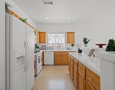 3213 Carbondale Street - Photo Thumbnail 9