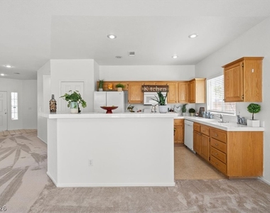 3213 Carbondale Street - Photo Thumbnail 10