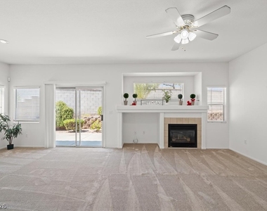 3213 Carbondale Street - Photo Thumbnail 6