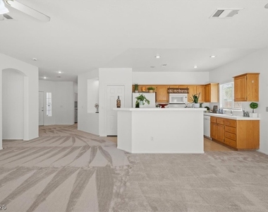 3213 Carbondale Street - Photo Thumbnail 8