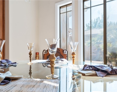 10 Chatmoss Road - Photo Thumbnail 8