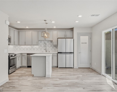305 Quail Dove Avenue - Photo Thumbnail 11