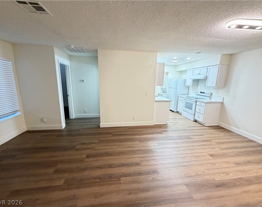 3517 Folage Drive - Photo Thumbnail 4