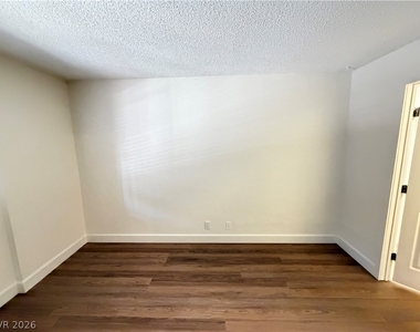 3517 Folage Drive - Photo Thumbnail 14