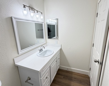 3517 Folage Drive - Photo Thumbnail 21