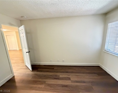 3517 Folage Drive - Photo Thumbnail 12