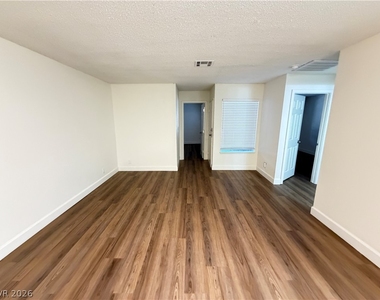 3517 Folage Drive - Photo Thumbnail 5