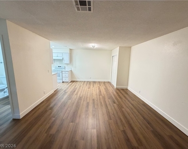 3517 Folage Drive - Photo Thumbnail 3
