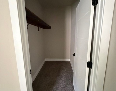 1341 E Arrowhead Street - Photo Thumbnail 18