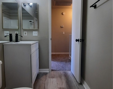 1632 Marathon Drive - Photo Thumbnail 14