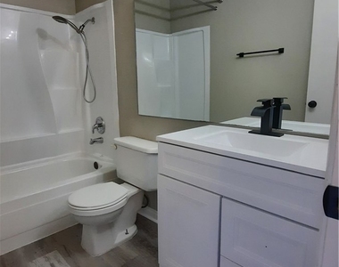 1632 Marathon Drive - Photo Thumbnail 12