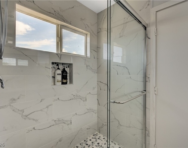 7301 Casa Solar Court - Photo Thumbnail 17