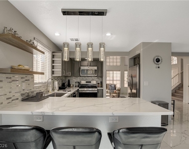 7301 Casa Solar Court - Photo Thumbnail 8