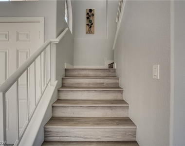 7301 Casa Solar Court - Photo Thumbnail 21