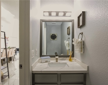 7301 Casa Solar Court - Photo Thumbnail 23