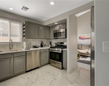 7301 Casa Solar Court - Photo Thumbnail 7