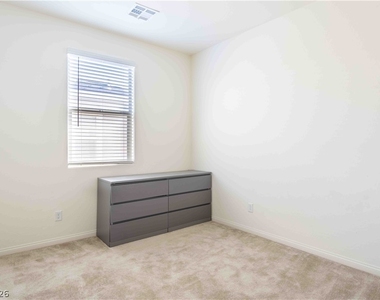 11648 Redwood Mountain Avenue - Photo Thumbnail 13