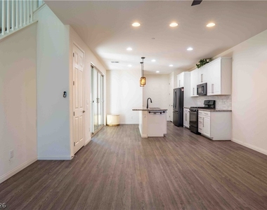 11648 Redwood Mountain Avenue - Photo Thumbnail 3