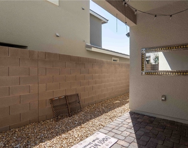 11648 Redwood Mountain Avenue - Photo Thumbnail 5