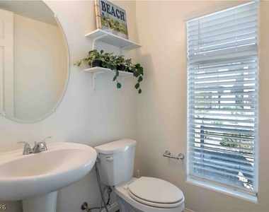 11648 Redwood Mountain Avenue - Photo Thumbnail 9