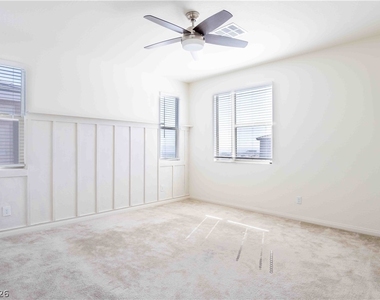 11648 Redwood Mountain Avenue - Photo Thumbnail 14
