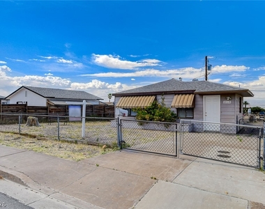 214 W Victory Road - Photo Thumbnail 27