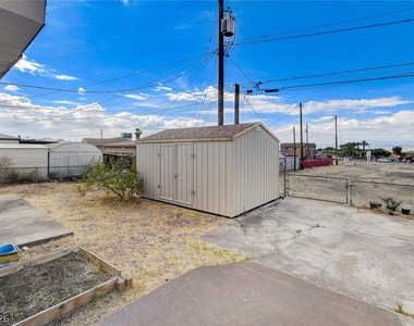 214 W Victory Road - Photo Thumbnail 30