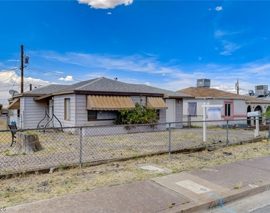 214 W Victory Road - Photo Thumbnail 28